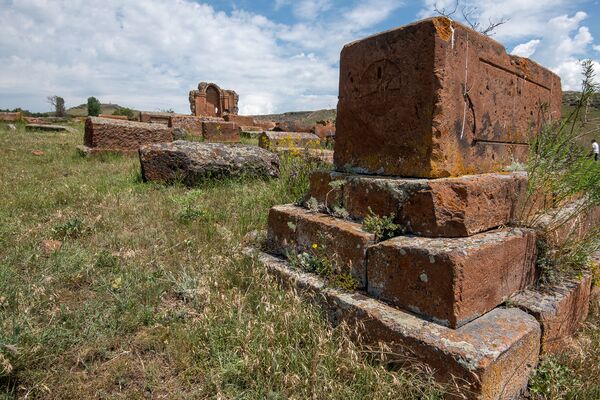 Секретная вода родника Эгнар и тайны Мармашена – что скрывают берега реки Ахурян Секретная вода родника Эгнар и тайны Мармашена – что скрывают берега реки Ахурян - Sputnik Армения