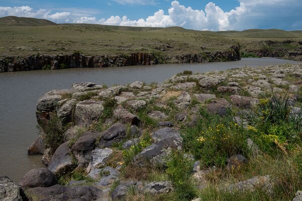 Հեղնար աղբյուրի անմահական ջուրը և Մարմաշենի գաղտնիքները. ինչ են թաքցնում Ախուրյանի ափերը - Sputnik Արմենիա