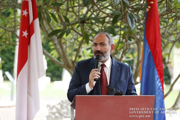 Визит в Сингапур: Пашинян участвовал в открытии памятника армянской орхидее - Sputnik Армения