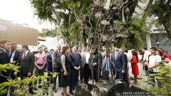 Никол Пашинян на церемонии открытия памятника орхидее на армянской улице в Сингапуре - Sputnik Армения
