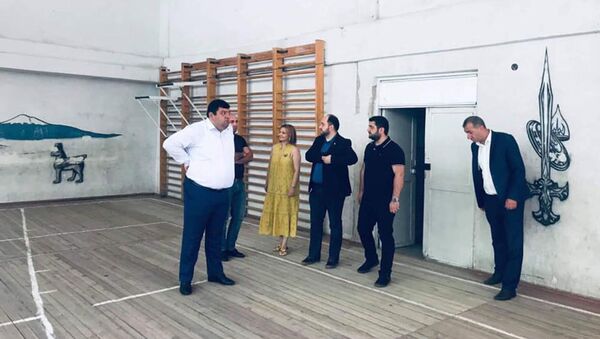 Министр образования РА Араик Арутюнян посетил начальную школу № 1 в Капане - Sputnik Արմենիա