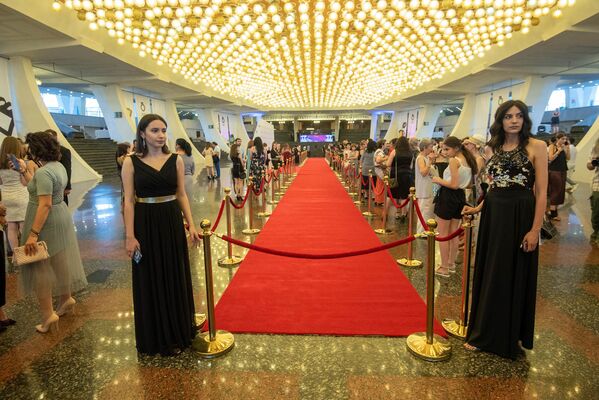 Церемония открытия XVI Ереванского международного кинофестиваля Золотой абрикос - Sputnik Армения
