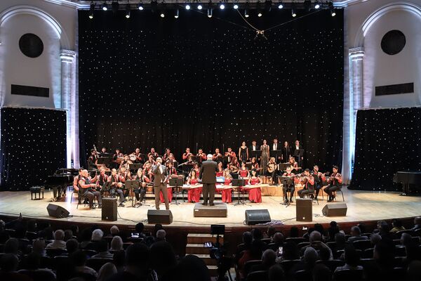 «Հայաֆիկացված» իրանցին, կամ ինչպես է մուսուլմանը հիացած երգում Կոմիտասի պատարագը «Հայաֆիկացված» իրանցին, կամ ինչպես է մուսուլմանը հիացած երգում Կոմիտասի պատարագը - Sputnik Արմենիա