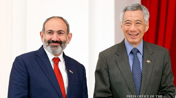 Встреча премьер-министров Армении и Сингапура Никола Пашиняна и Ли Сянь Луна (8 июля 2019). Сингапур - Sputnik Армения