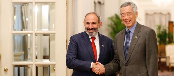 Встреча премьер-министров Армении и Сингапура Никола Пашиняна и Ли Сянь Луна (8 июля 2019). Сингапур - Sputnik Армения