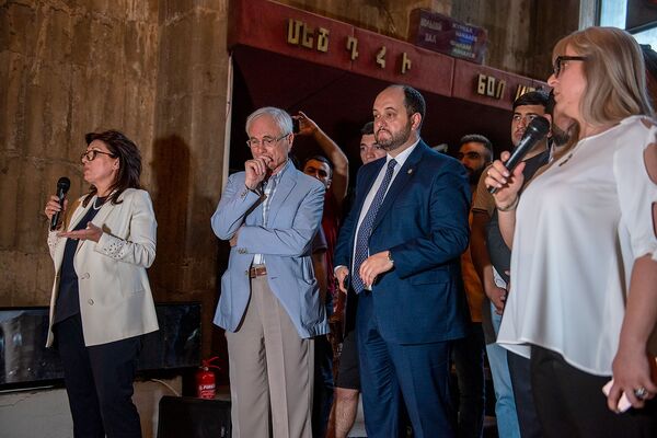 Արգելված կադրերը հասանելի են. Երևանում ցուցադրվեց Փարաջանովի «Նռան գույնի» մոնտաժված մասը - Sputnik Արմենիա