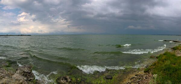 Սևանը խեղդվում է. ի՞նչ է պետք լիճը չկորցնելու ու մարդ կոչվելու իրավունքից չզրկվելու համար Սևանը խեղդվում է. ի՞նչ է պետք լիճը չկորցնելու ու մարդ կոչվելու իրավունքից չզրկվելու համար - Sputnik Արմենիա