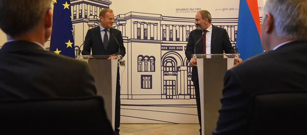 Встреча председателя Европейского совета Дональда Туска с премьер-министром Армении Николом Пашиняном (10 июля 2019). Еревaн - Sputnik Армения