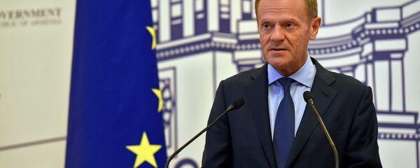 Председатель Европейского совета Дональд Туск на встрече с премьер-министром Армении Никoлом Пaшиняном (10 июля 2019). Еревaн - Sputnik Армения