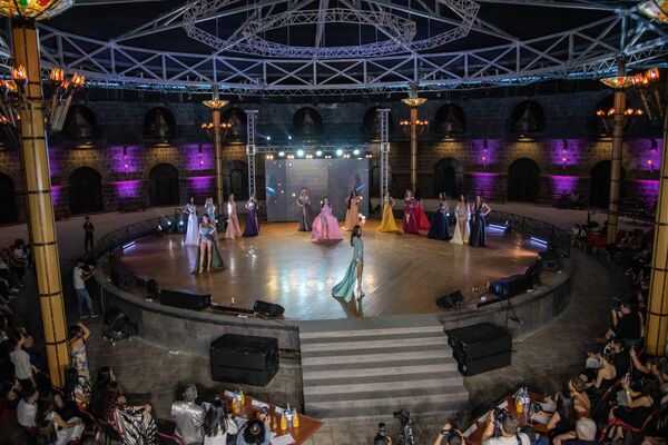 Ինքնավստահ և գեղեցիկ. հայտնի է` հայ գեղեցկուհիներից ով կմասնակցի «Միսս տիեզերք» մրցույթին - Sputnik Արմենիա