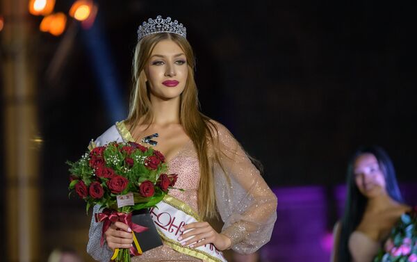 Победительница конкурса Мисс Вселенная-Армения Даяна Давтян - Sputnik Армения