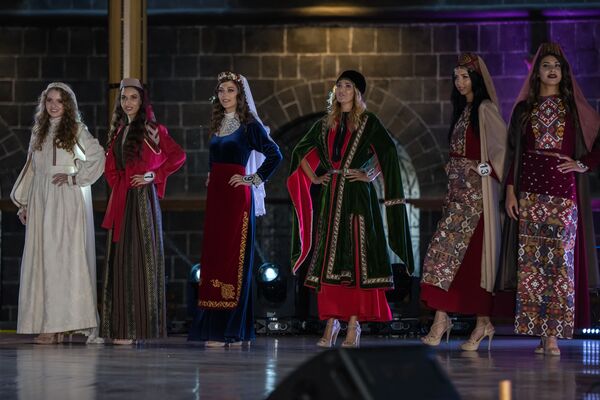 Ինքնավստահ և գեղեցիկ. հայտնի է` հայ գեղեցկուհիներից ով կմասնակցի «Միսս տիեզերք» մրցույթին - Sputnik Արմենիա