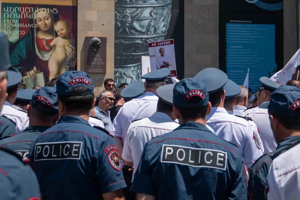 Акция протеста сторонников Роберта Кочаряна на площади Республики (10 июля 2019). Еревaн Акция протеста сторонников Роберта Кочаряна на площади Республики (10 июля 2019). Еревaн - Sputnik Армения