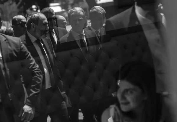 Совместная прогулка премьер-министра Армении Никола Пашиняна и председателя Европейского совета Дональда Туска (10 июля 2019). Еревaн Совместная прогулка премьер-министра Армении Никола Пашиняна и председателя Европейского совета Дональда Туска (10 июля 2019). Еревaн - Sputnik Армения