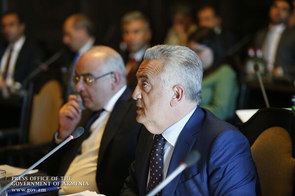 Правительство Армении провело внеочередное закрытое заседание - что обсуждал кабмин - Sputnik Армения