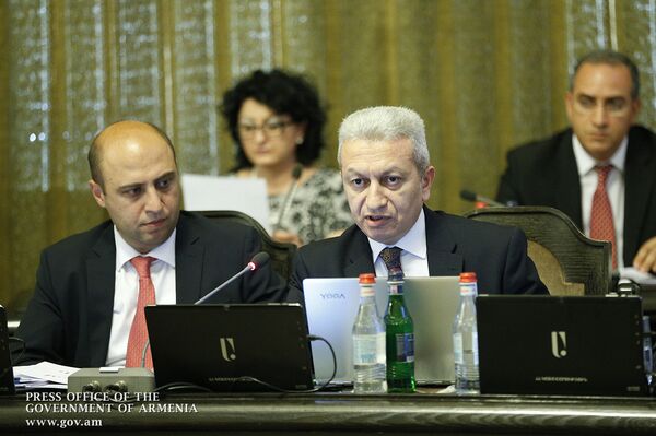 Правительство Армении провело внеочередное закрытое заседание - что обсуждал кабмин - Sputnik Армения