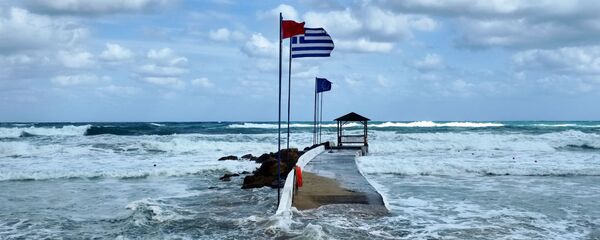 Шторм на побережье Средиземного моря. Шторм на побережье Средиземного моря. - Sputnik Армения