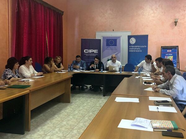 Ինչպե՞ս է Հայաստանը պայքարելու կոռուպցիայի դեմ. շիրակցիներին էլ է մտահոգում այս հարցը - Sputnik Արմենիա