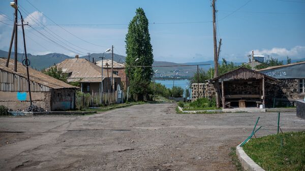 Село на берегу озера Севан - Sputnik Армения