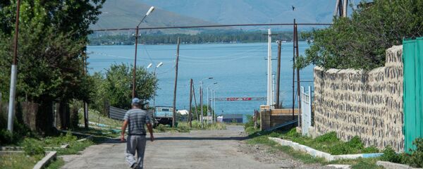 Дорога к озеру Севан в селе Чкаловка, Гегаркуник - Sputnik Արմենիա