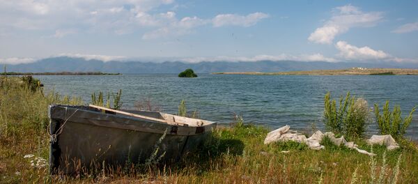 Озеро Севан, побережье у села Чкаловка, Гегаркуник - Sputnik Արմենիա