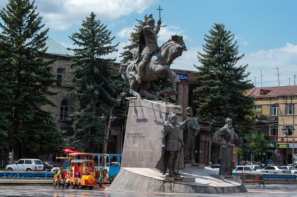 Город, умеющий не сводить счеты с историей - что мы знаем о северной столице Армении - Sputnik Армения