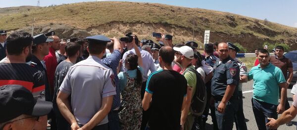 Участники митинга против эксплуатации Амулсарского месторождения - Sputnik Արմենիա