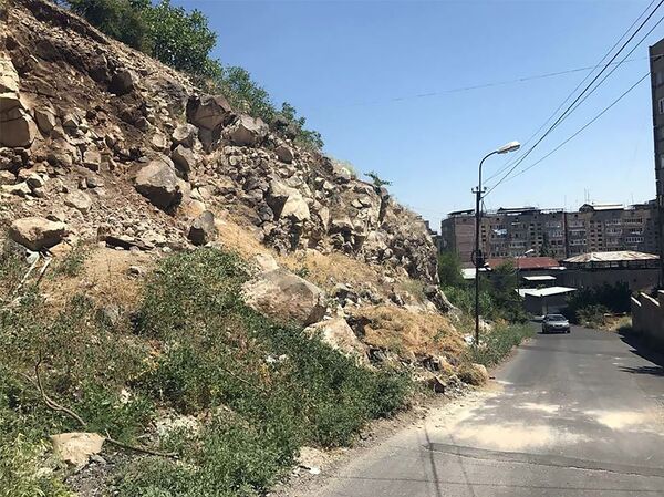 Камнепад в Ереване - Sputnik Армения