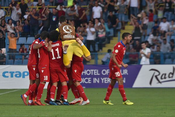 Футбольный матч ЧЕ U-19 между молодежными сборными Армении и Испании (14 июля 2019). Еревaн - Sputnik Армения