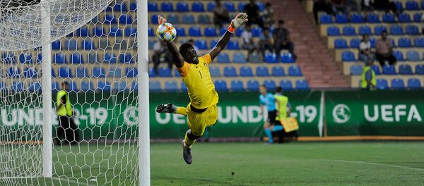 Вратарь молодежной сборной Португалии Селтон Биай во время матча ЧЕ U-19 между сборными Италии и Португалии (14 июля 2019). Еревaн - Sputnik Արմենիա