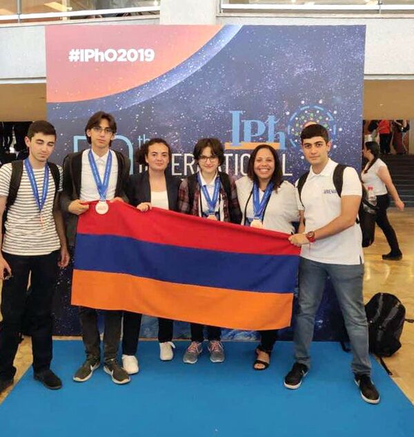 Լավ լուր` Արայիկ Հարությունյանից. բոլոր երեխաները Հայաստան են վերադառնում մեդալներով Լավ լուր` Արայիկ Հարությունյանից. բոլոր երեխաները Հայաստան են վերադառնում մեդալներով - Sputnik Արմենիա