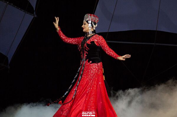 Սոֆի Դևոյանը նշեց 70-ամյա հոբելյանը. ինչն էր ամենաշատը հուզել պարուհուն. լուսանկարներ Սոֆի Դևոյանը նշեց 70-ամյա հոբելյանը. ինչն էր ամենաշատը հուզել պարուհուն. լուսանկարներ - Sputnik Արմենիա