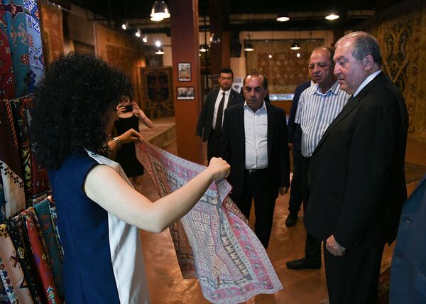 Արմեն Սարգսյանը «Մեգերյան կարպետին» առաջարկել է գործունեություն ծավալել նաև Գյումրիում - Sputnik Արմենիա