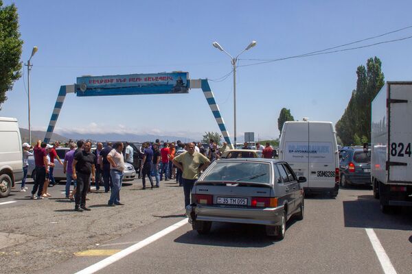 Клинч между властями и хозяевами пляжей: битва за Севан разгорелась не на шутку - Sputnik Армения