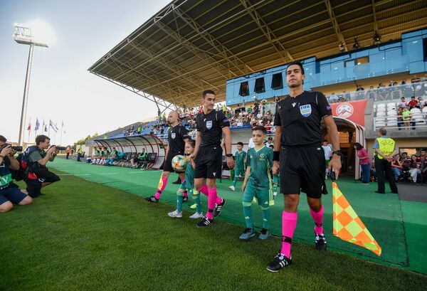 Сборные Норвегии и Ирландии разошлись миром в матче ЧЕ U19 в Ереване — фото - Sputnik Армения