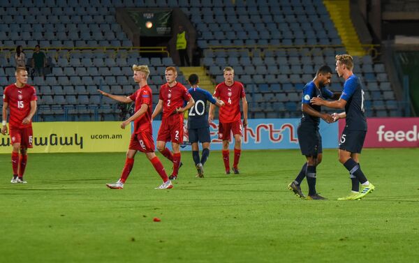 Футбольный матч ЧЕ U-19 между молодежными сборными Чехии и Франции (15 июля 2019). Еревaн - Sputnik Армения