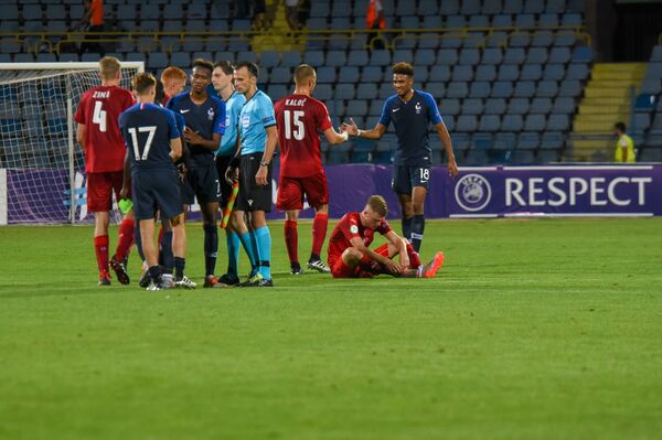 Не оставили ни шанса: сборная Франции побила чехов на ЧЕ U19 в Армении - фото - Sputnik Армения