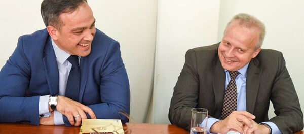 Встреча посла России Сергея Копыркина с русскоязычными писателями Армении (16 июля 2019). Еревaн - Sputnik Армения