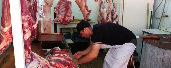 Сотрудники гос.службы по безопасности пищевых продуктов провели повторные санитарные проверки в Гюмри (16 июля 2019). Гюмри - Sputnik Армения