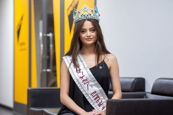 Мама злилась, когда говорили о моей модельной внешности: откровения двух Мисс Армения - Sputnik Армения