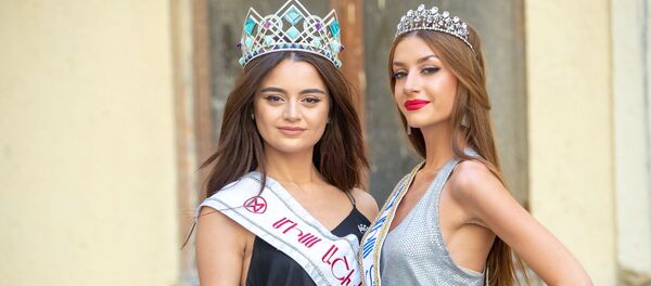 Победительницы конкурсов красоты Мисс мира - Армения 2019 Лиана Воскерчян и Мисс Вселенная - Армения 2019 Даяна Давтян - Sputnik Армения