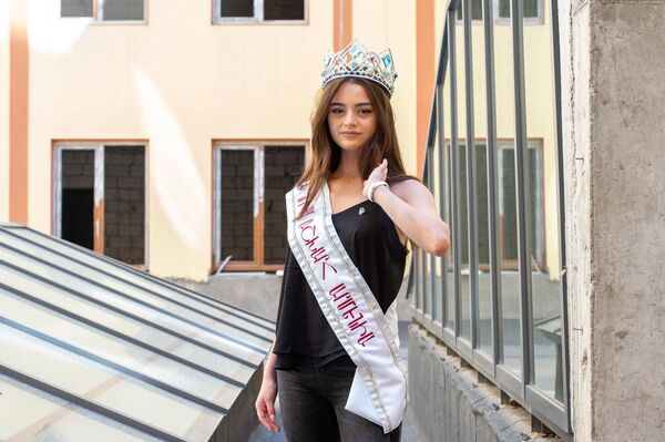 Мама злилась, когда говорили о моей модельной внешности: откровения двух Мисс Армения - Sputnik Армения