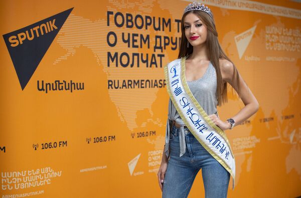 Мама злилась, когда говорили о моей модельной внешности: откровения двух Мисс Армения - Sputnik Армения