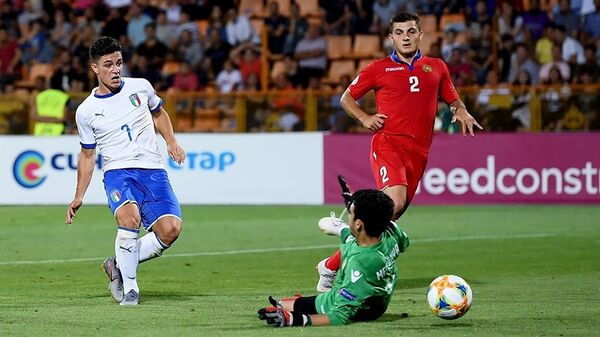 Сборная Италии разгромила Армению на ЧЕ U19 — игрок Ювентуса оформил дубль Сборная Италии разгромила Армению на ЧЕ U19 — игрок Ювентуса оформил дубль - Sputnik Армения