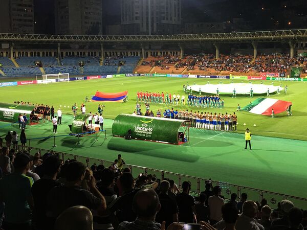 Сборная Италии разгромила Армению на ЧЕ U19 — игрок Ювентуса оформил дубль Сборная Италии разгромила Армению на ЧЕ U19 — игрок Ювентуса оформил дубль - Sputnik Армения