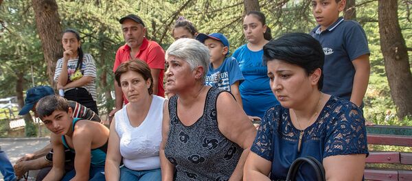 Жители Иджевана будут намеренно сидеть здесь до тех пор, пока задержанных не отпустят - Sputnik Արմենիա