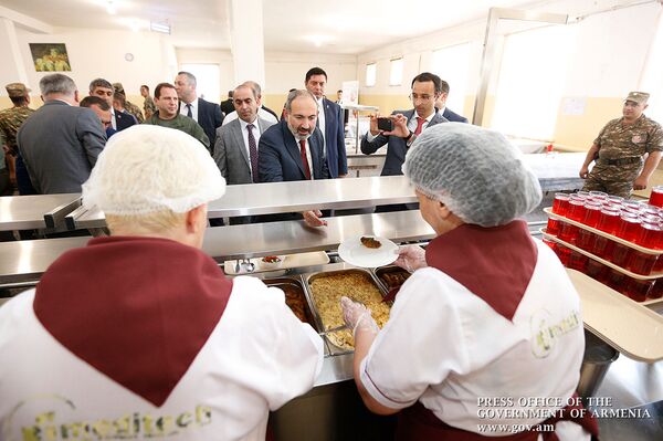 Самолеты, питание, зарплаты и не только: каким был 2019 год для Армянской армии Самолеты, питание, зарплаты и не только: каким был 2019 год для Армянской армии - Sputnik Армения