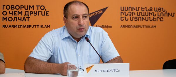 Пресс-конференция адвоката Айка Алумяна в мультимедийном пресс-центре Sprutnik Армения (20 июля 2019). Еревaн - Sputnik Արմենիա