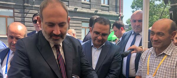 Члены правительства во главе с премьер-министром Николом Пашиняном на бизнес-форуме Мой шаг во имя Ширака (20 июля 2019). Гюмри - Sputnik Արմենիա