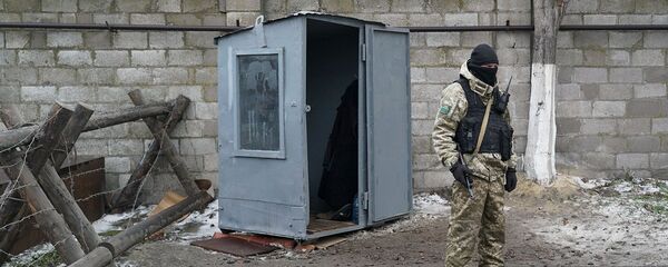 Украинский военнослужащий в Мариуполе Украинский военнослужащий в Мариуполе - Sputnik Армения